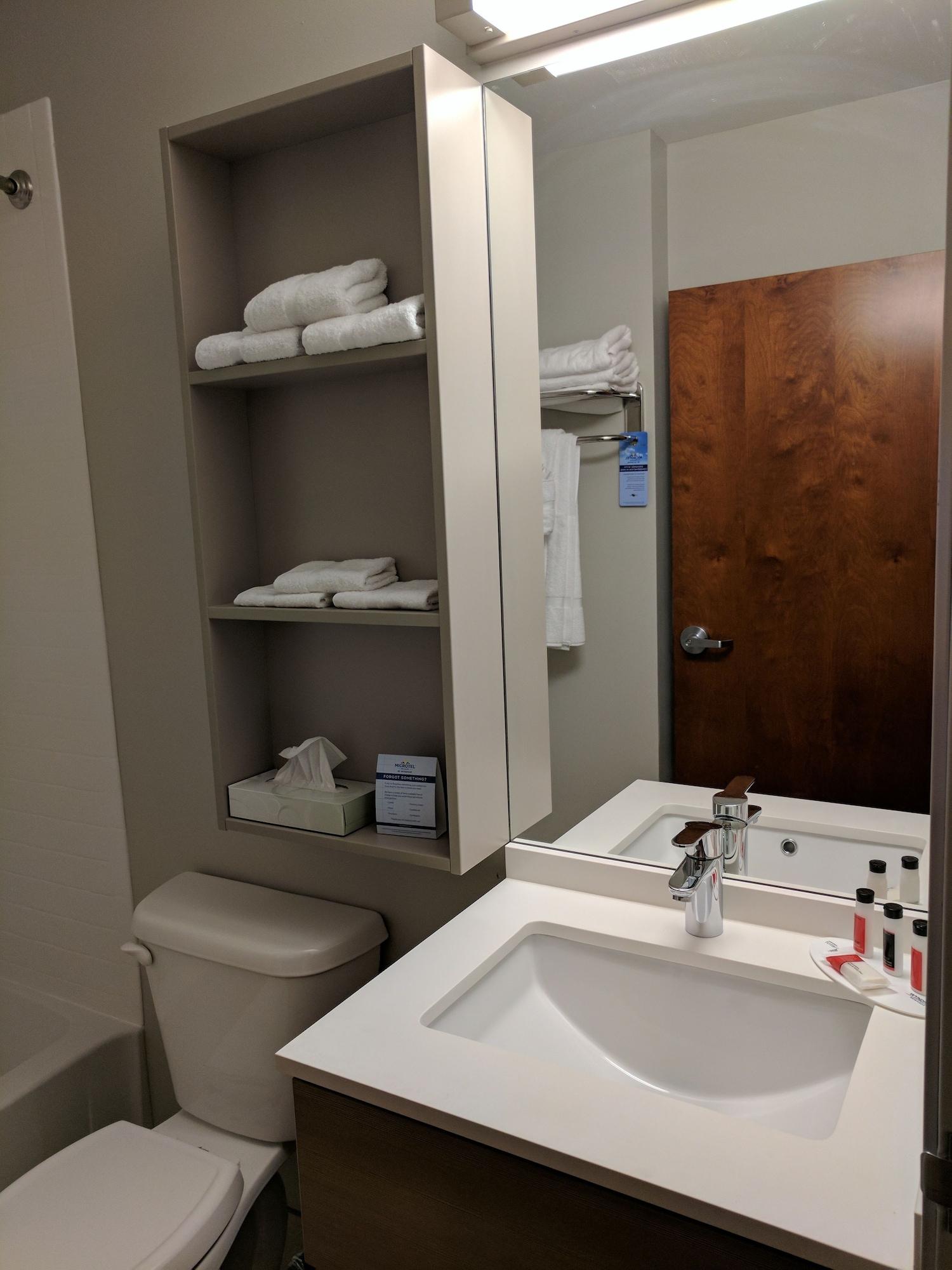 Microtel Inn & Suites By Wyndham Clarion Bagian luar foto