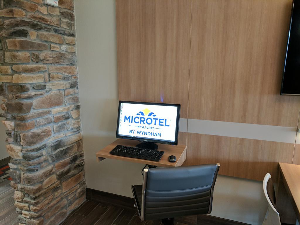 Microtel Inn & Suites By Wyndham Clarion Bagian luar foto