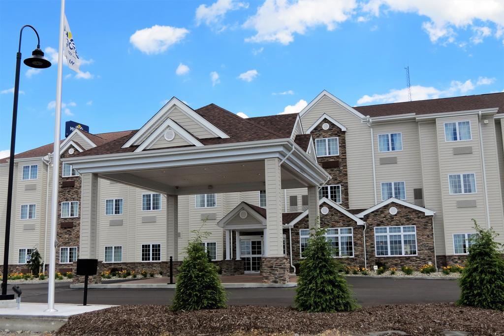 Microtel Inn & Suites By Wyndham Clarion Bagian luar foto