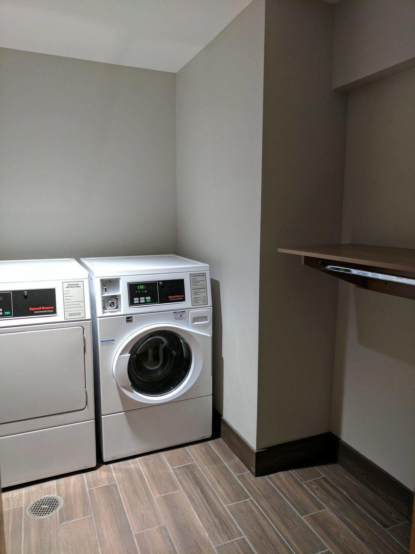 Microtel Inn & Suites By Wyndham Clarion Bagian luar foto
