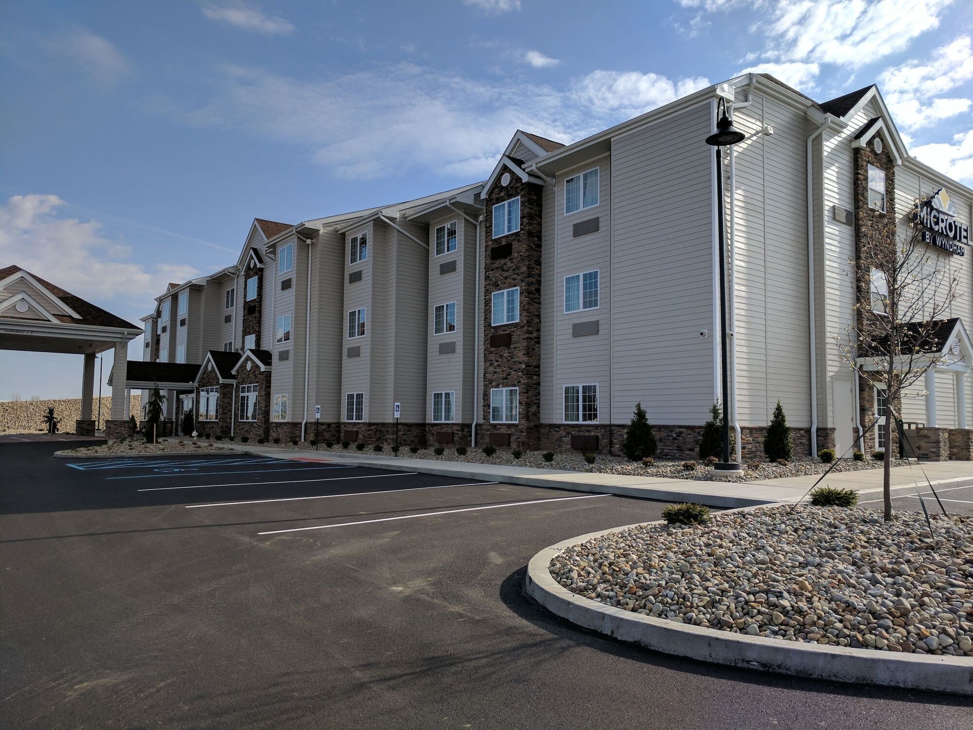 Microtel Inn & Suites By Wyndham Clarion Bagian luar foto